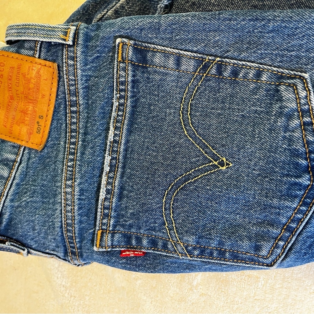 👖 Levi’s Premium 501® Mid-Rise Straight Jeans – Button Fly – Women’s 👖 - Picture 6 of 6